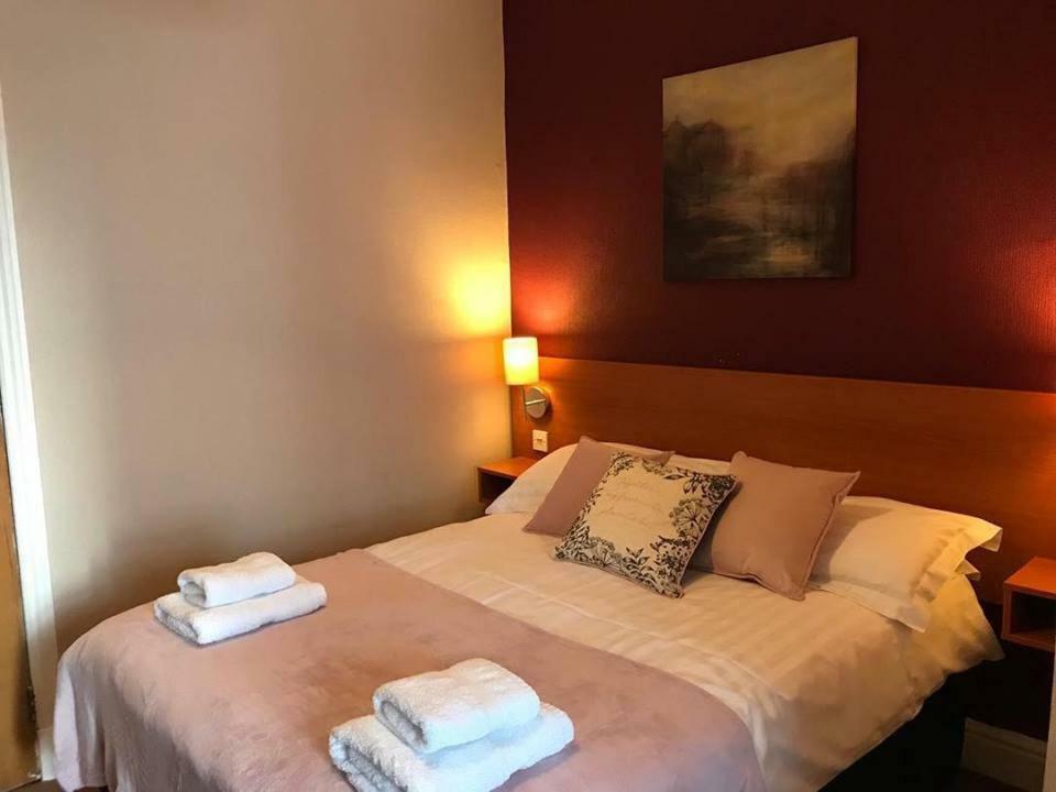 The Bear Inn Hodnet Extérieur photo