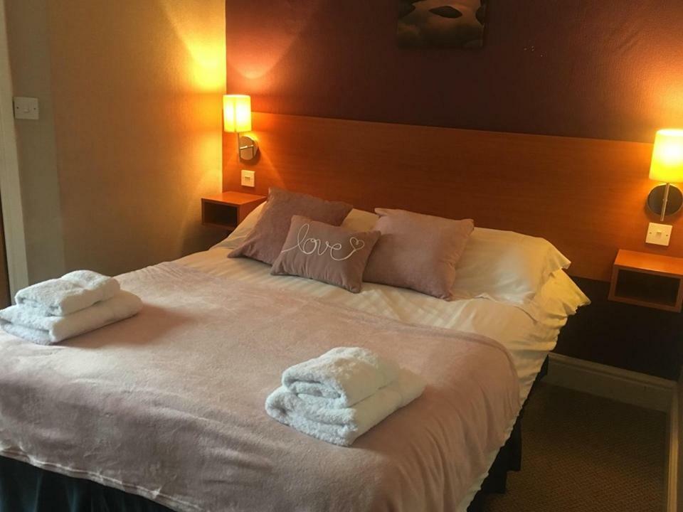 The Bear Inn Hodnet Extérieur photo